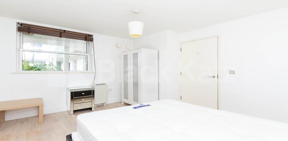 Super spacious two bed in camdenm mins to regents park and camden market Inverness Street, Camden